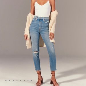 Abercrombie & Fitch High Rise Mom Jeans